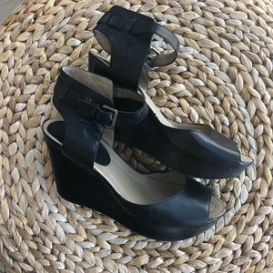 Leather peep toe platform sandal